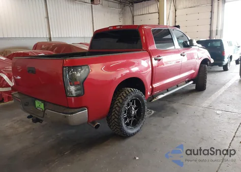 2013 Toyota Tundra Platinum 5.7L V8 z USA, uszkodzony, nr VIN 5TFHW5F18DX319464